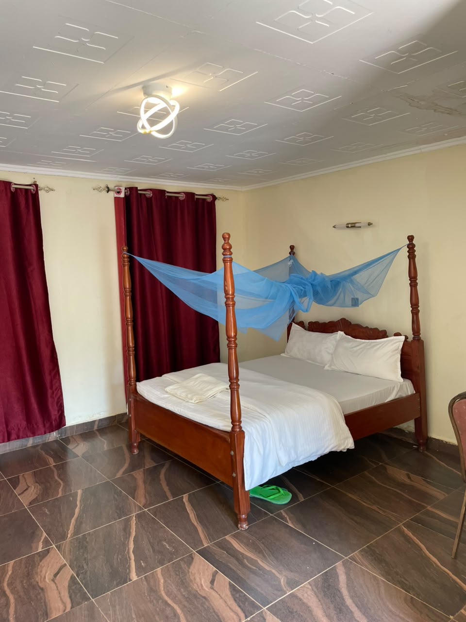 Guest room